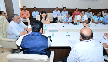 Maha Labour Minister directs expert committees to consult unions on new labour codes