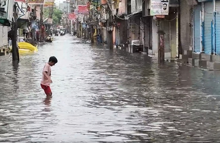 Overnight downpour causes widespread waterlogging, traffic disruptions across Delhi-NCR
