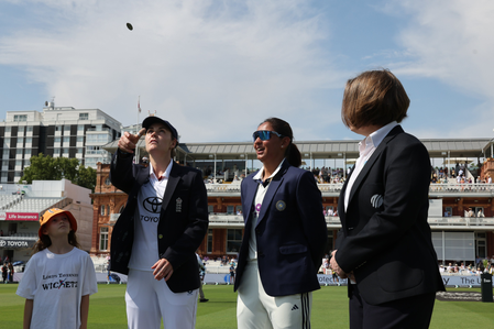 One-off Test: Charani, Capsey, Villiers handed debut caps as England elect to bowl first against India