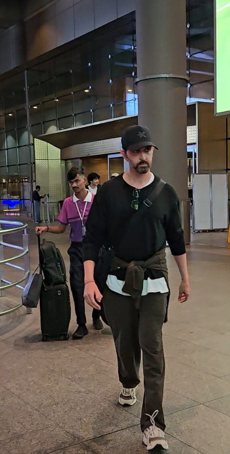 Hrithik Roshan returns to Mumbai with sons & girlfriend Saba Azad after family vacation