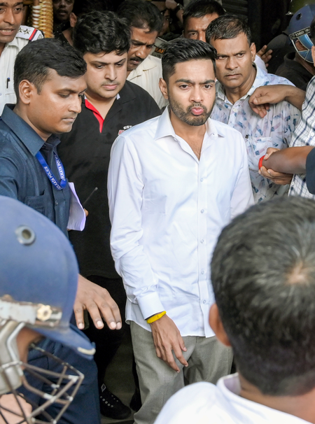 Calcutta HC extends interim protection for Abhishek Banerjee in legislators’ signature mismatch case