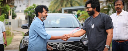 Vishnu Vishal presents brand new car to ‘Gatta Kusthi 2’ director Chella Ayyavu!