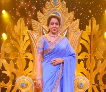 Hema Malini recalls Rekha being a mischievous little girl during dance classes, says they’re like sisters today