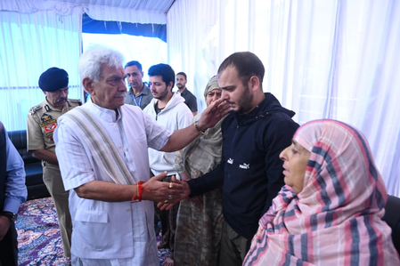 J&K L-G visits cop’s family, says nation salutes his supreme sacrifice