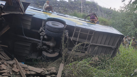 30 injured as bus carrying Amarnath Yatris skids off road in J&K’s Ganderbal