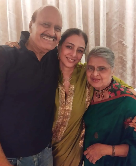 Avtar Gill reunites with Naseeruddin Shah and Tabu at veteran actress Sulbha Arya’s birthday celebration