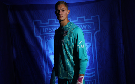 Ipswich Town sign goalkeeper Kjell Scherpen on four-year deal