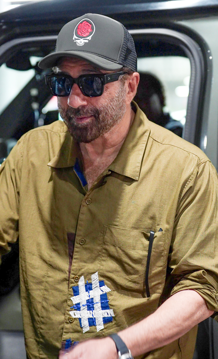 Sunny Deol says, ‘Everyone knows Karan is my son’