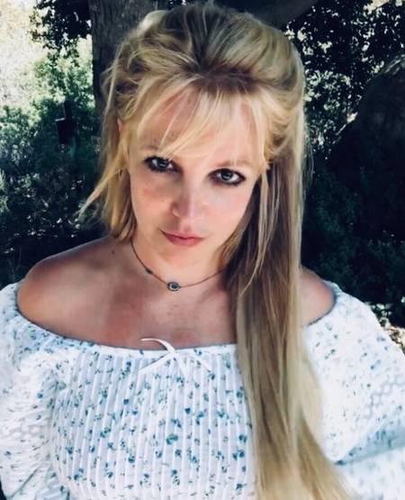 Britney Spears triggers minor explosion while melting glass