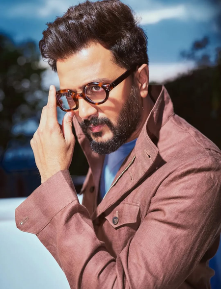 Riteish Deshmukh borrows Ravi Kishan’s hilarious viral line ‘desh ki duty’