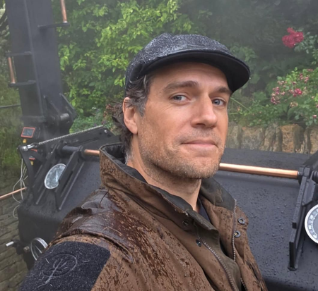 Henry Cavill swaps Superman’s cape for apron as he serves up BBQ feast