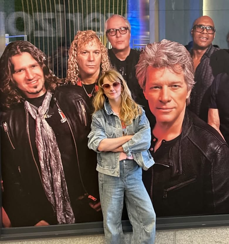 Melissa Rauch calls Bon Jovi show a ‘dream’ as Bruce Springsteen joins rock legend on stage