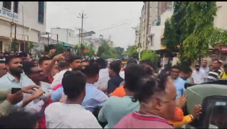 Gujarat bypoll: Cong alleges MCC violation after clash with BJP workers in Manjalpur