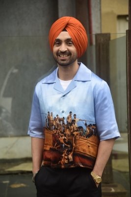 Diljit Dosanjh reassures fans during live session: ‘No need to worry, ‘Sutlaj’ has already been downloaded