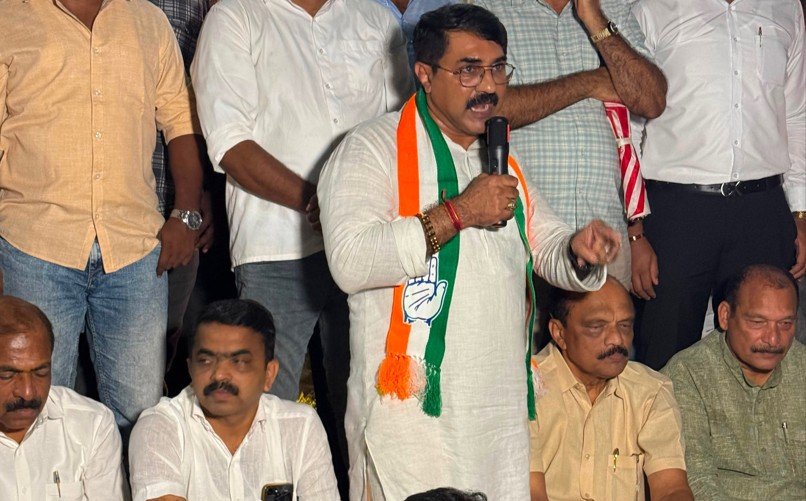 Padmaraj Poojary backs Rahul Gandhi, alleges attack on democracy