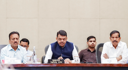 Maha CM pushes metro expansion for rapid urban transit