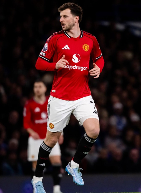 ‘We just wanted to be careful’: Carrick plays down fears over Mount’s injury after PSG draw