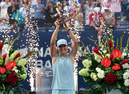 Swiatek sweeps past past Rybakina in Toronto to clinch first title of 2026