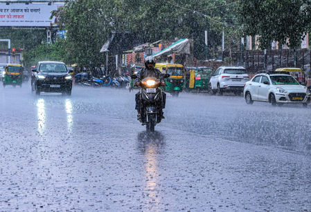 MP: Rewa battles rain fury, Dy CM reviews relief camps