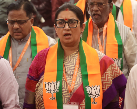 Rahul Gandhi should support women quota in Parliament, full rendition of Vande Mataram: Smriti Irani