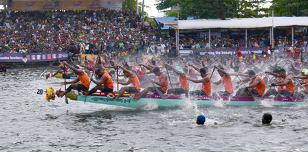 Punnamada lake comes alive as 72nd Nehru Trophy Boat race kicks off