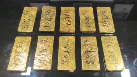 From Gorakhpur to Delhi: Police intercept car carrying 10 kg gold