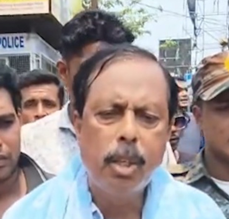Day after quitting ISF, ex-MLA’s car attacked with crude bombs, bricks in Bengal’s Bhangar