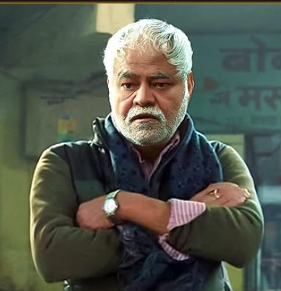 Sanjay Mishra visits Puri Jagannath temple, seeks blessings ahead of first Odia film