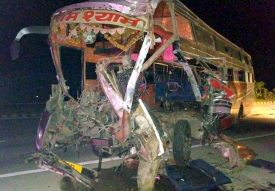 Six killed as bus rams into truck in Telangana