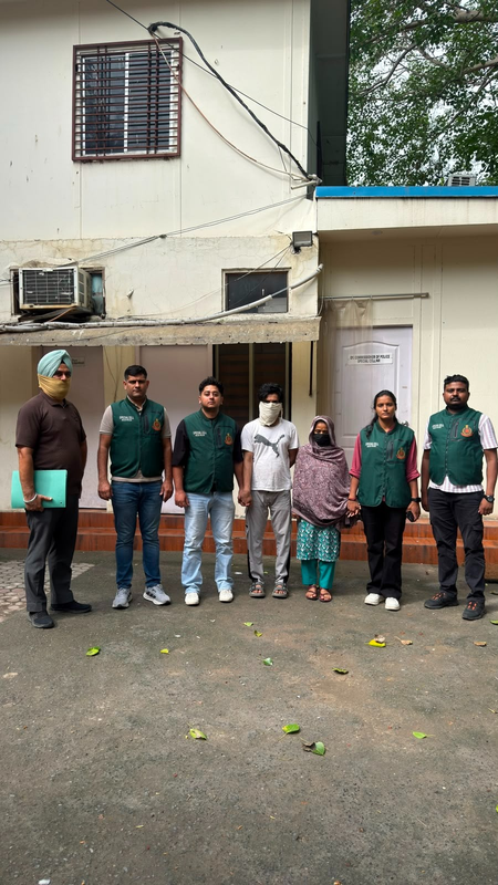 Indian SIM cards sent to Pakistan via Dubai to access WhatsApp groups: Delhi Police bust spy module (Ld)
