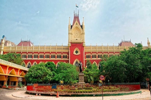 Trinamool billboard row: Calcutta HC refuses to pass interim instruction (Lead)