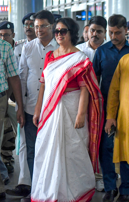 Taslima Nasrin’s return to Kolkata echoes her novel Phera, but with a crucial difference