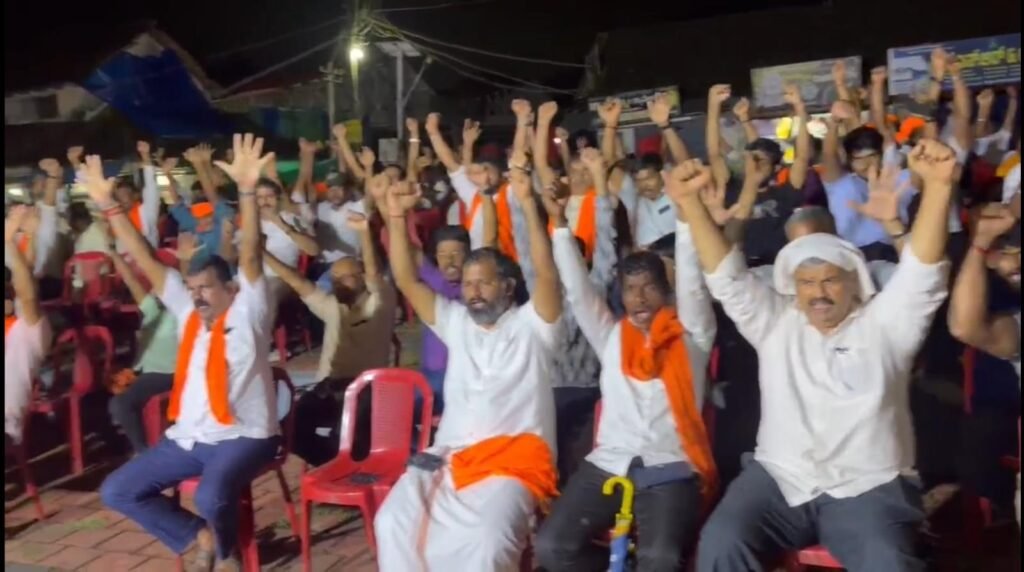 Torchlight march marks Akhand Bharat Sankalp Diwas in Karnataka’s Byndoor
