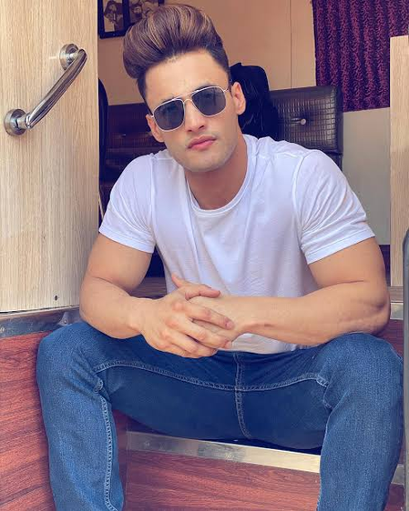 Asim Riaz takes indirect dig at Rubina Dilaik, Hina Khan, calls them ‘TV industry aunties and uncles’