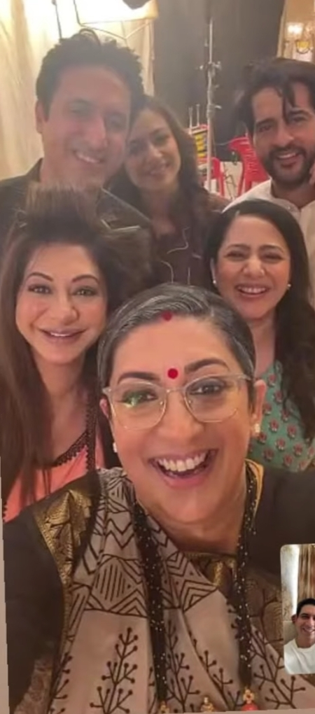 Smriti Irani shares team pic with ‘Kyunki’ co-stars, recalls 20-year-old bond