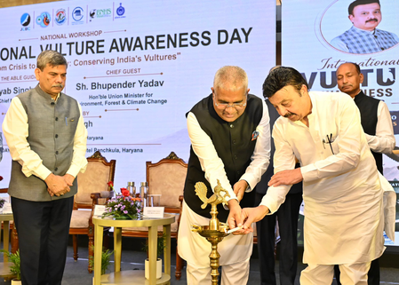 Haryana: Union Minister Bhupender Yadav calls for more vulture safe zones (Ld)
