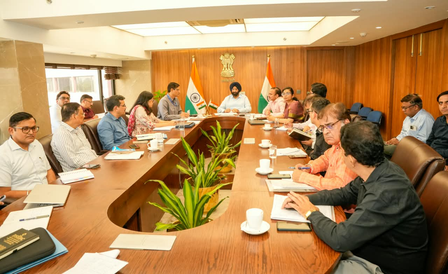 Delhi Minister Manjinder Singh Sirsa reviews schemes to promote industries
