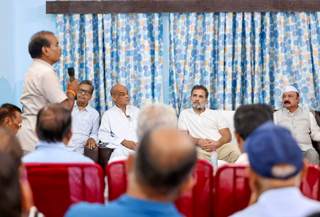 Rahul Gandhi holds ‘Janata Darbar’ in Rae Bareli, SP workers also present