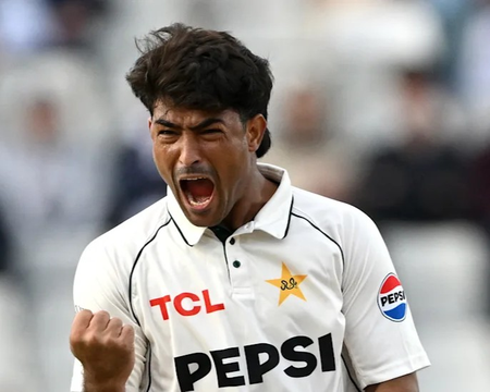 ‘It hurried one of the greatest batters’: Nasser Hussain lauds Razaullah’s spell