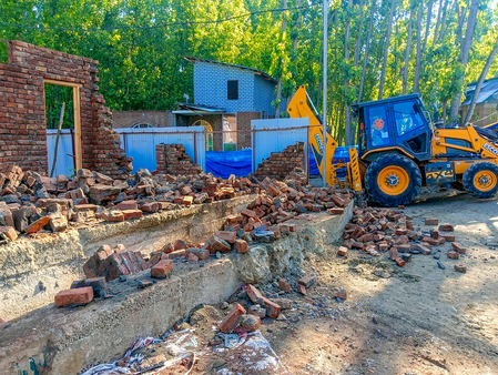 Jammu Municipal Corporation demolishes 20 shops in Satwati area
