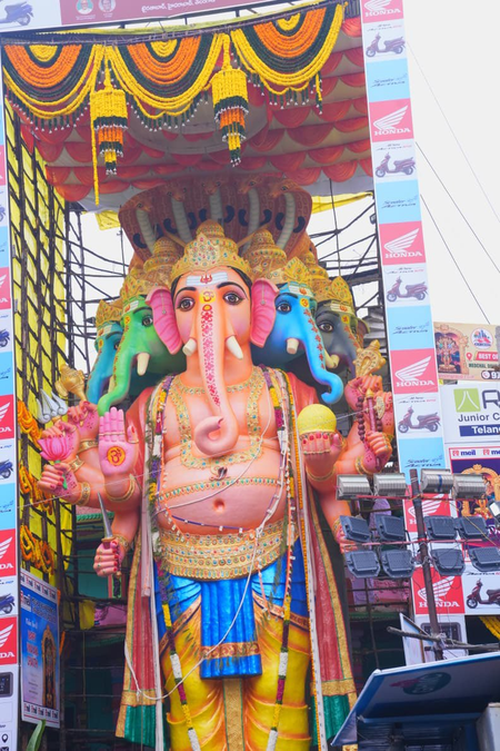 Telangana Guv offers first puja to Khairatabad Ganesh; CM wishes people
