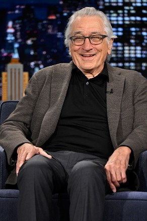Robert De Niro wells up as Amy Poehler compliments him