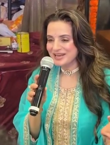 Ameesha Patel hails Indian community US for keeping traditions alive as she attends Ganesh Utsav