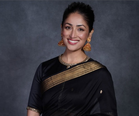 Yami Gautam celebrates family legacy of handloom craftsmanship in black Maheshwari saree