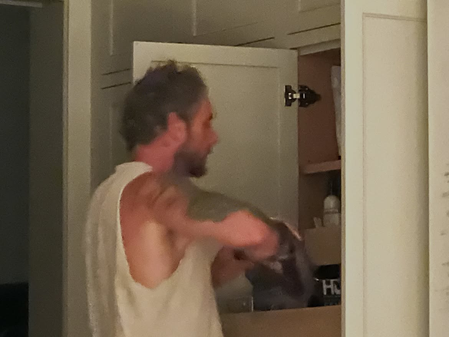 Kristen Bell’s ‘very best spy’ secretly captures Dax Shepard gorging on snacks