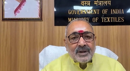 ‘Never betrayed anyone in his life’: Giriraj Singh backs Nitish Kumar, criticises Sonia Gandhi over CWC remarks