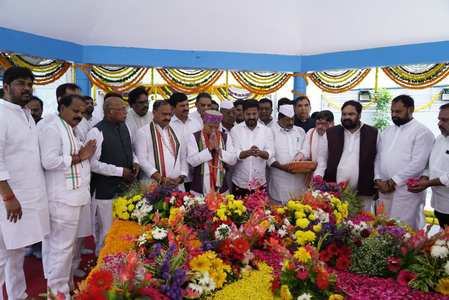 Telangana Governor, CM pay tributes to Mahatma Gandhi at Bapu Ghat in Hyderabad