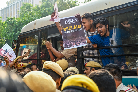 Attack on democratic rights: INDIA Bloc leaders on detentions of anti-ECI protestors