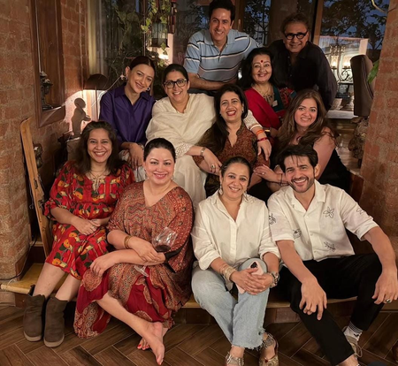 ‘Kyunki Saas Bhi…’ gang Smriti Irani, Apara Mehta, Gauri Pradhan & others reunite ahead of show’s finale