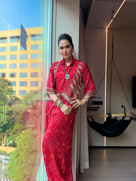 Isha Koppikar shells festive fashion tips: Wear what makes you feel you